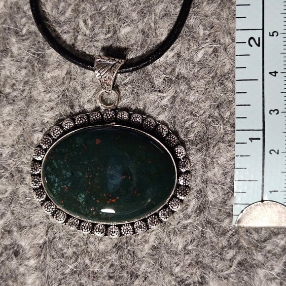 Copy - Bloodstone (agate) gemstone oval, pendant, silver plate, black cord, new - Picture 5 of 7